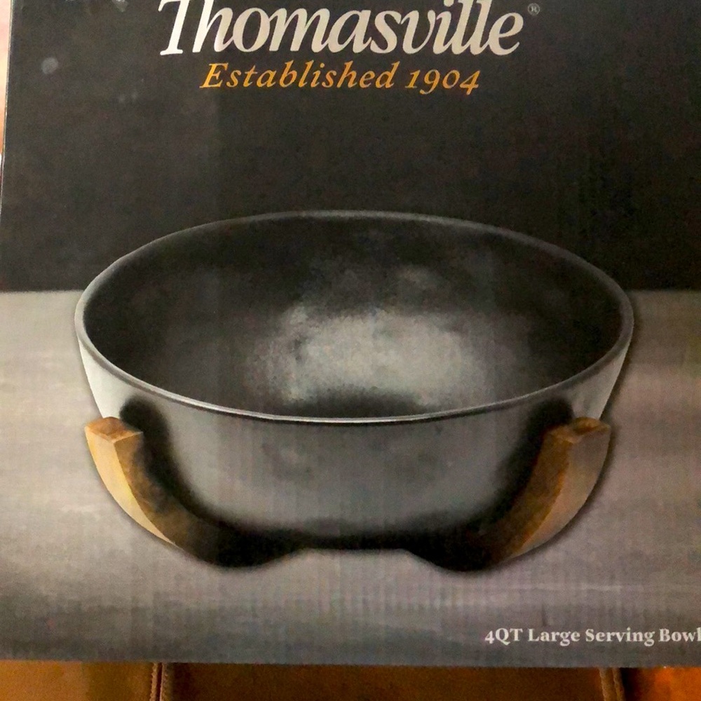 Thomasville Ceramic Serving Bowl 4 QT Acacia Wood Base Hot Plate Centerpiece